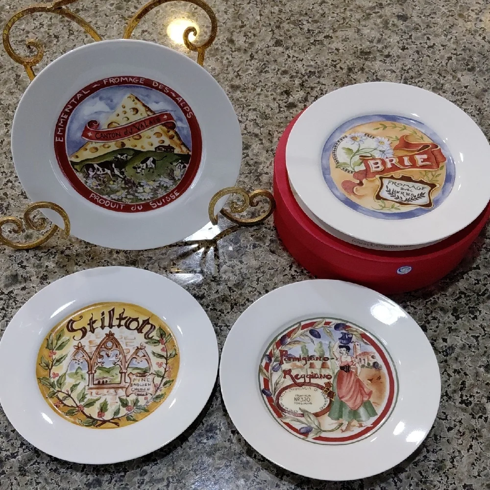 Cheese-Themed Decorative Plate Set